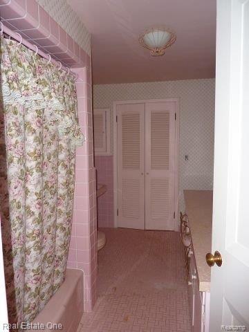 47133 West 9 Mile Road Novi, MI 48374 - Photo 4 of 14 BATHROOM