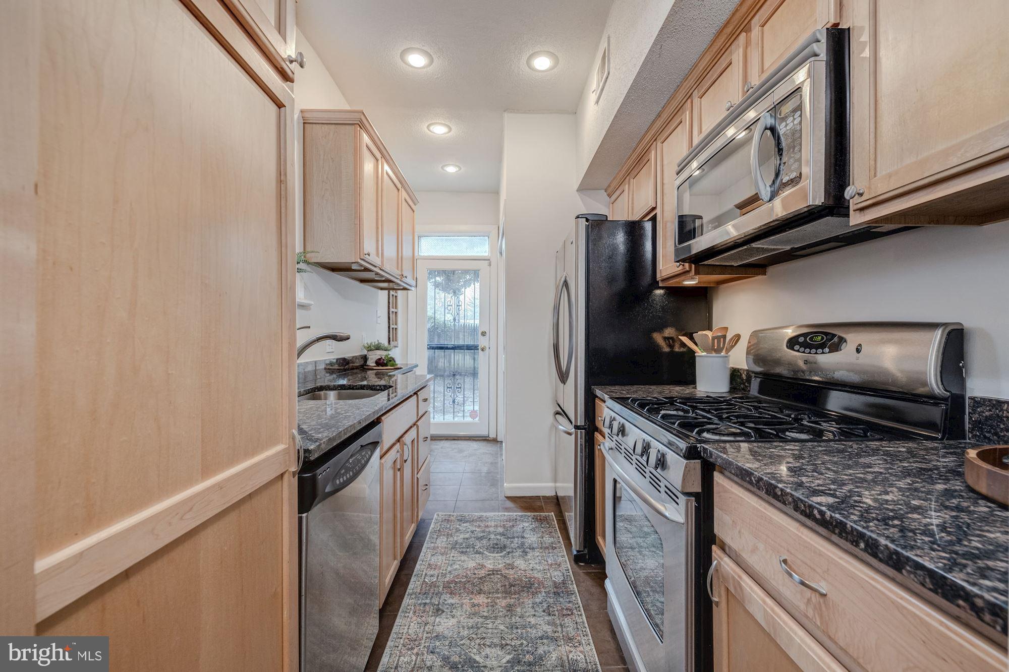 14 14th Street Southeast Washington, DC 20003 - Photo 6 of 12 Gourmet Kitchen