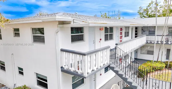 $260,000 | 2458 Polk Street, Unit 201, Hollywood, FL 33020