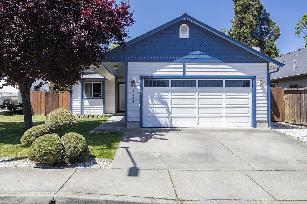 1236 Rockingham Place Grants Pass, OR 97527 - Photo 1 of 19 1