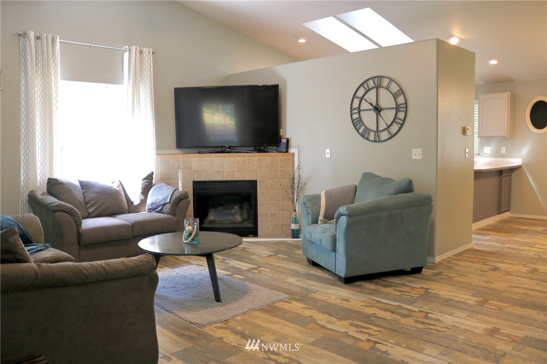 17549 Loop Lane Southeast Yelm, WA 98597 - Photo 5 of 25