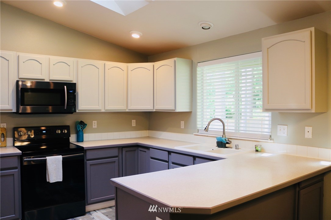 17549 Loop Lane Southeast Yelm, WA 98597 - Photo 9 of 25