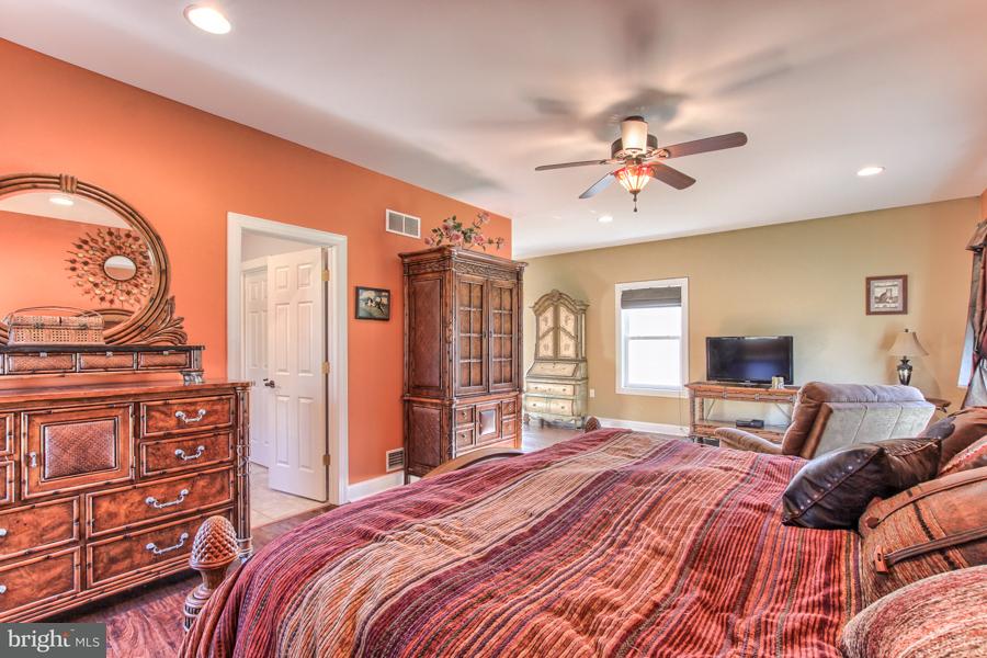 353 Silver Spring Road Mechanicsburg, PA 17050 - Photo 14 of 35 Gallery Image 14