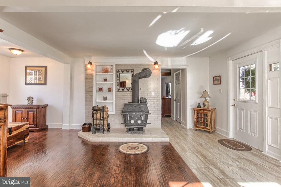 353 Silver Spring Road Mechanicsburg, PA 17050 - Photo 5 of 35 Gallery Image 5