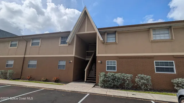 a view of a house with a garage
