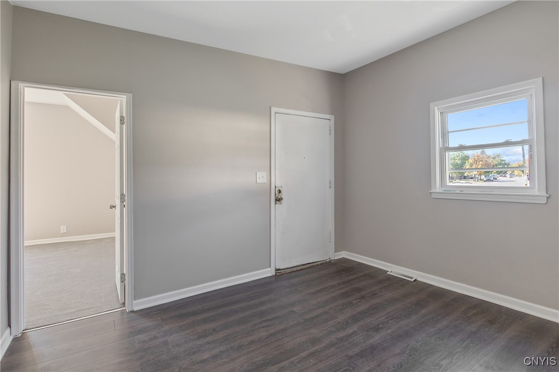 214 Rowland Street Syracuse, NY 13204 - Photo 11 of 45 First Floor Livingroom