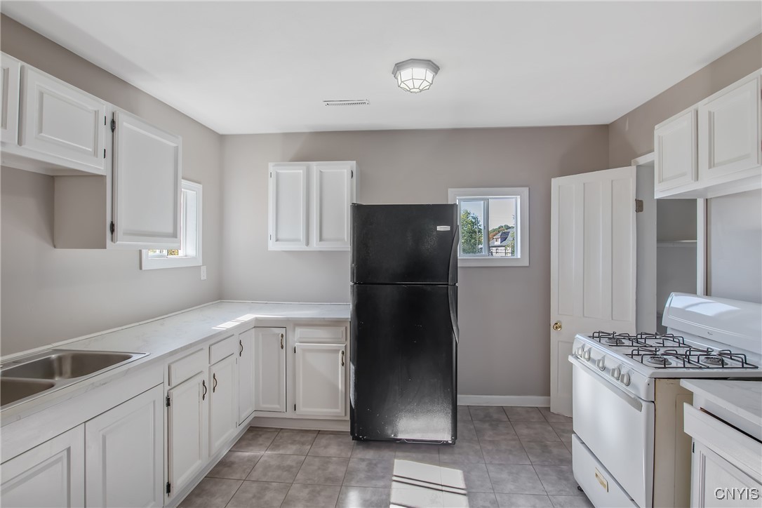 214 Rowland Street Syracuse, NY 13204 - Photo 25 of 45 Second Floor Kitchen