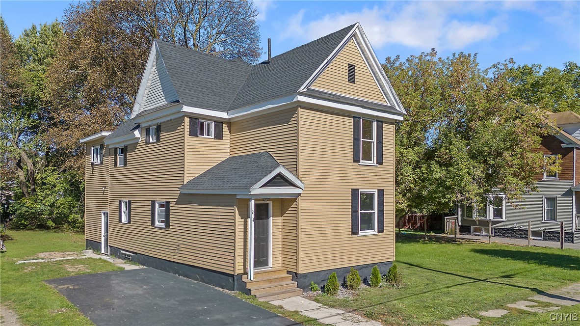 214 Rowland Street Syracuse, NY 13204 - Photo 41 of 45 Driveway Side