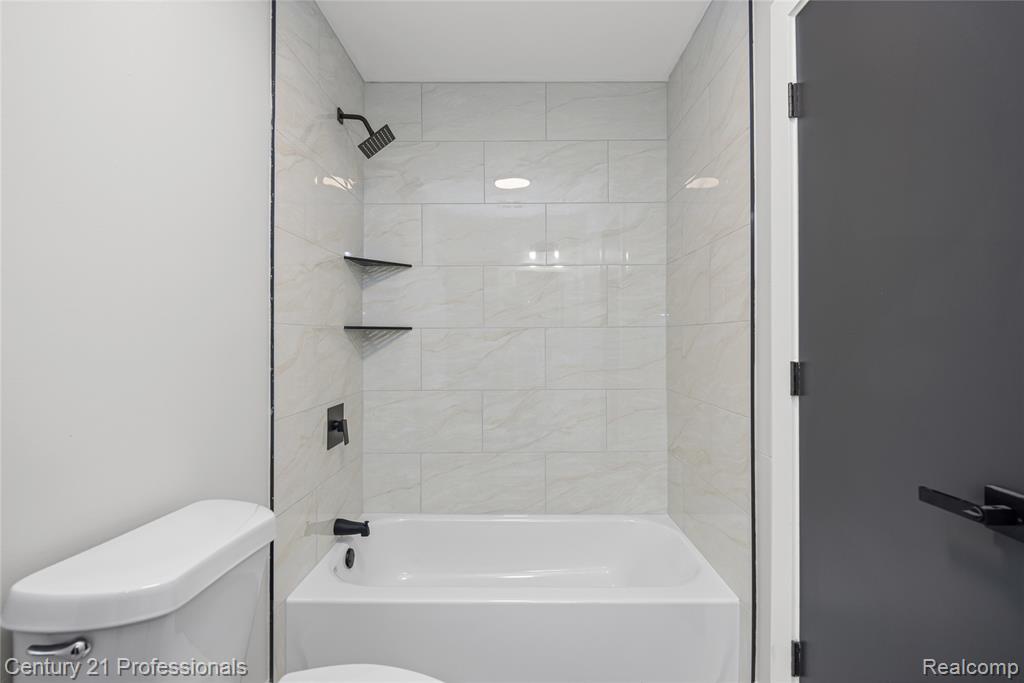 45466 Fairchild Road Macomb, MI 48042 - Photo 25 of 43 Gallery Image 25