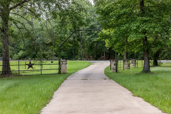 $2,495,000 | 17042 Highway 21, Grapeland, TX 75844