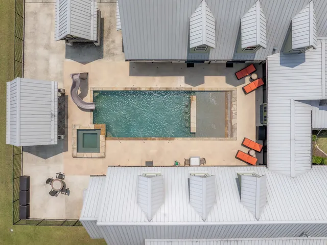 $2,495,000 | 17042 Highway 21, Grapeland, TX 75844