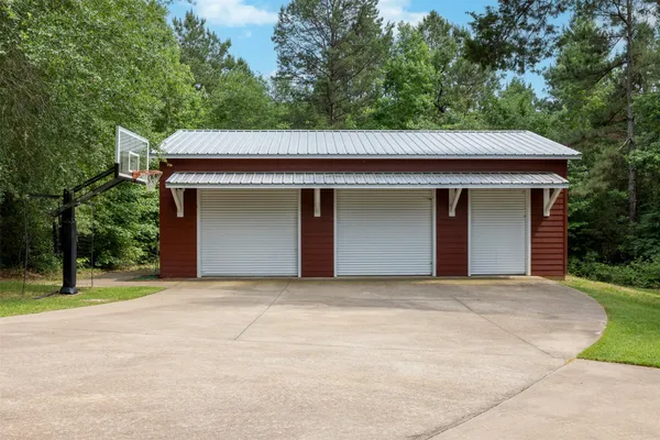 $2,495,000 | 17042 Highway 21, Grapeland, TX 75844
