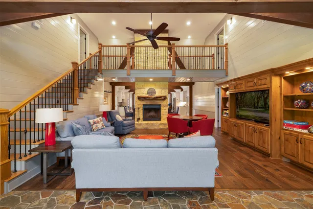 $2,495,000 | 17042 Highway 21, Grapeland, TX 75844