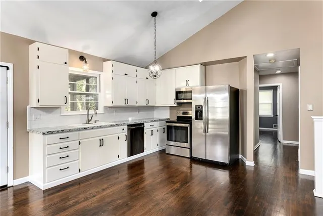 $249,500 | 1110 West 24TH Street South, Independence, MO 64052