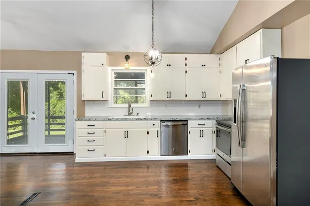 $249,500 | 1110 West 24TH Street South, Independence, MO 64052