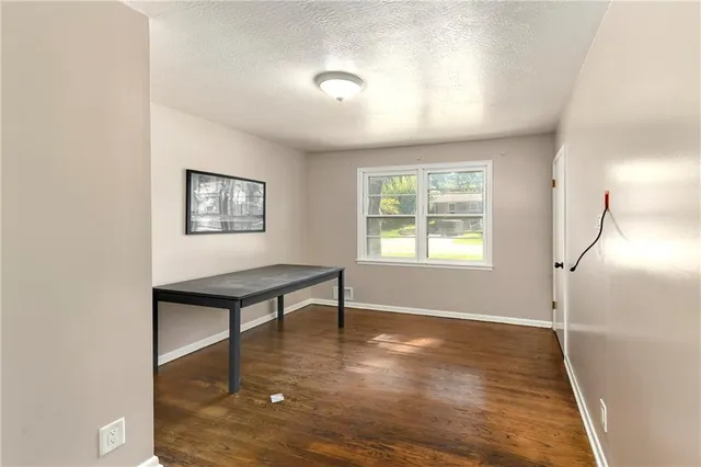 $249,500 | 1110 West 24TH Street South, Independence, MO 64052