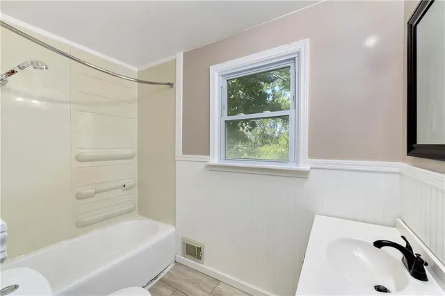 $249,500 | 1110 West 24TH Street South, Independence, MO 64052