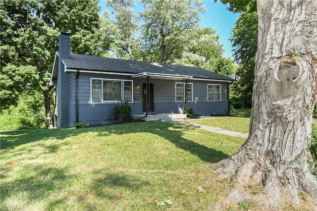 $249,500 | 1110 West 24TH Street South, Independence, MO 64052