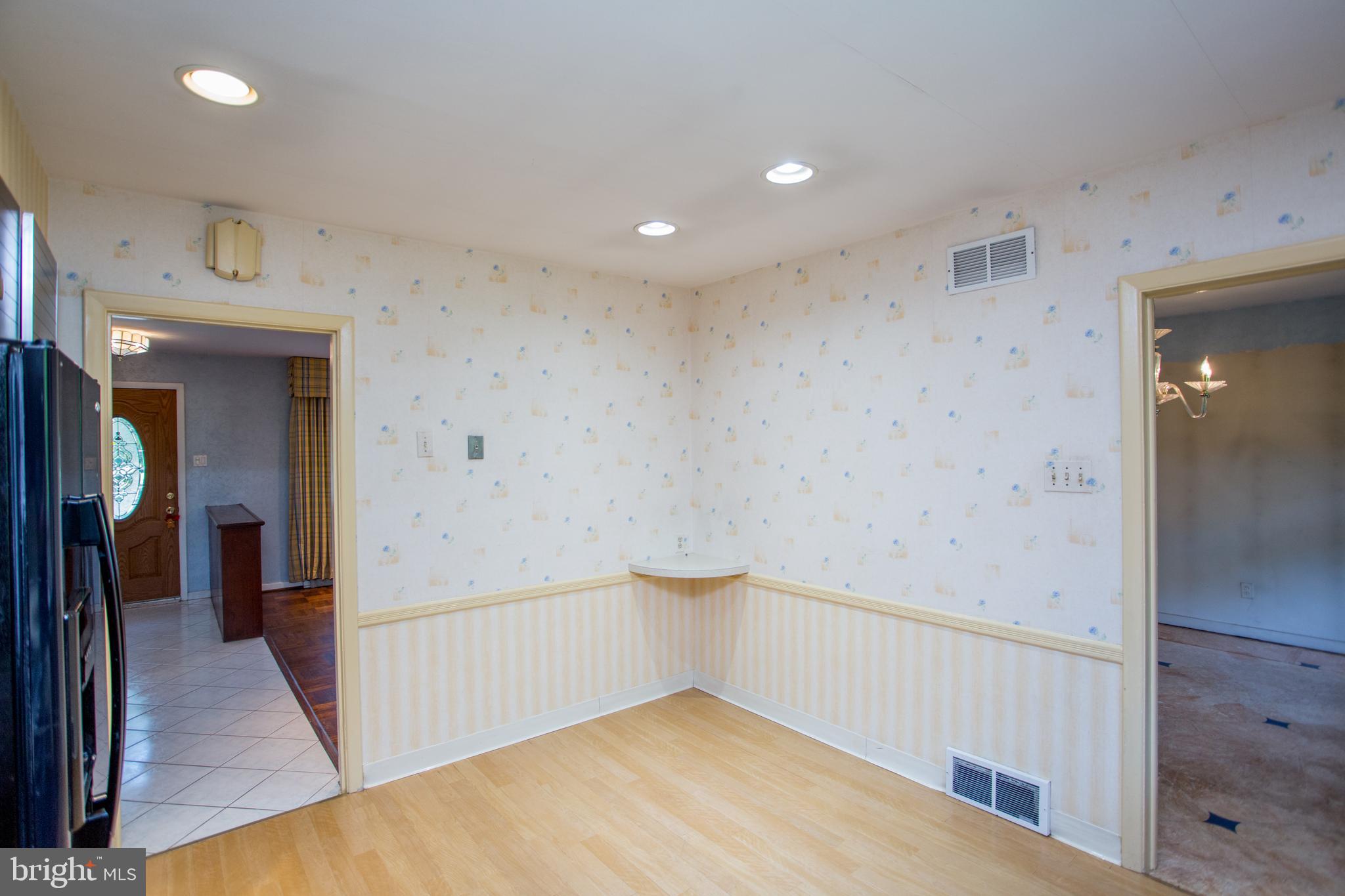 9229 Pine Road Philadelphia, PA 19115 - Photo 14 of 33