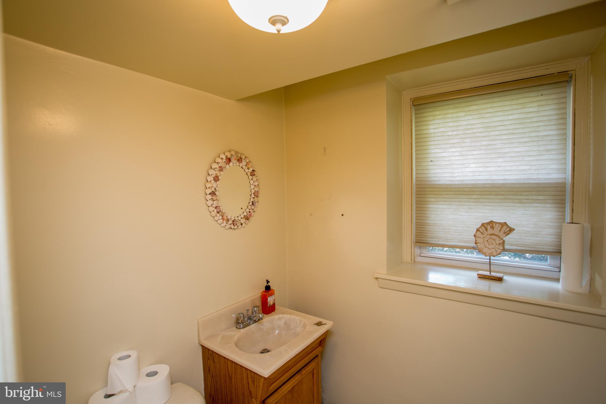 9229 Pine Road Philadelphia, PA 19115 - Photo 30 of 33