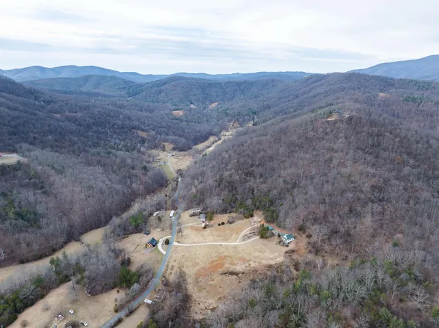 $595,000 | 516 Slapp Creek Road, Amherst, VA 24521