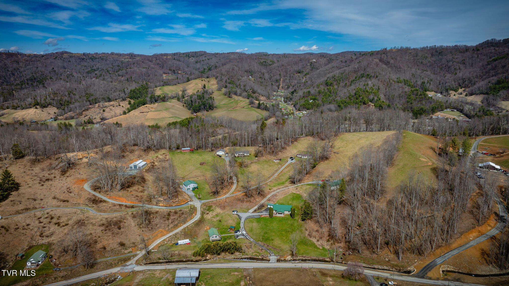 335 Shell Creek Road Roan Mountain, TN 37687 - Photo 37 of 41 102