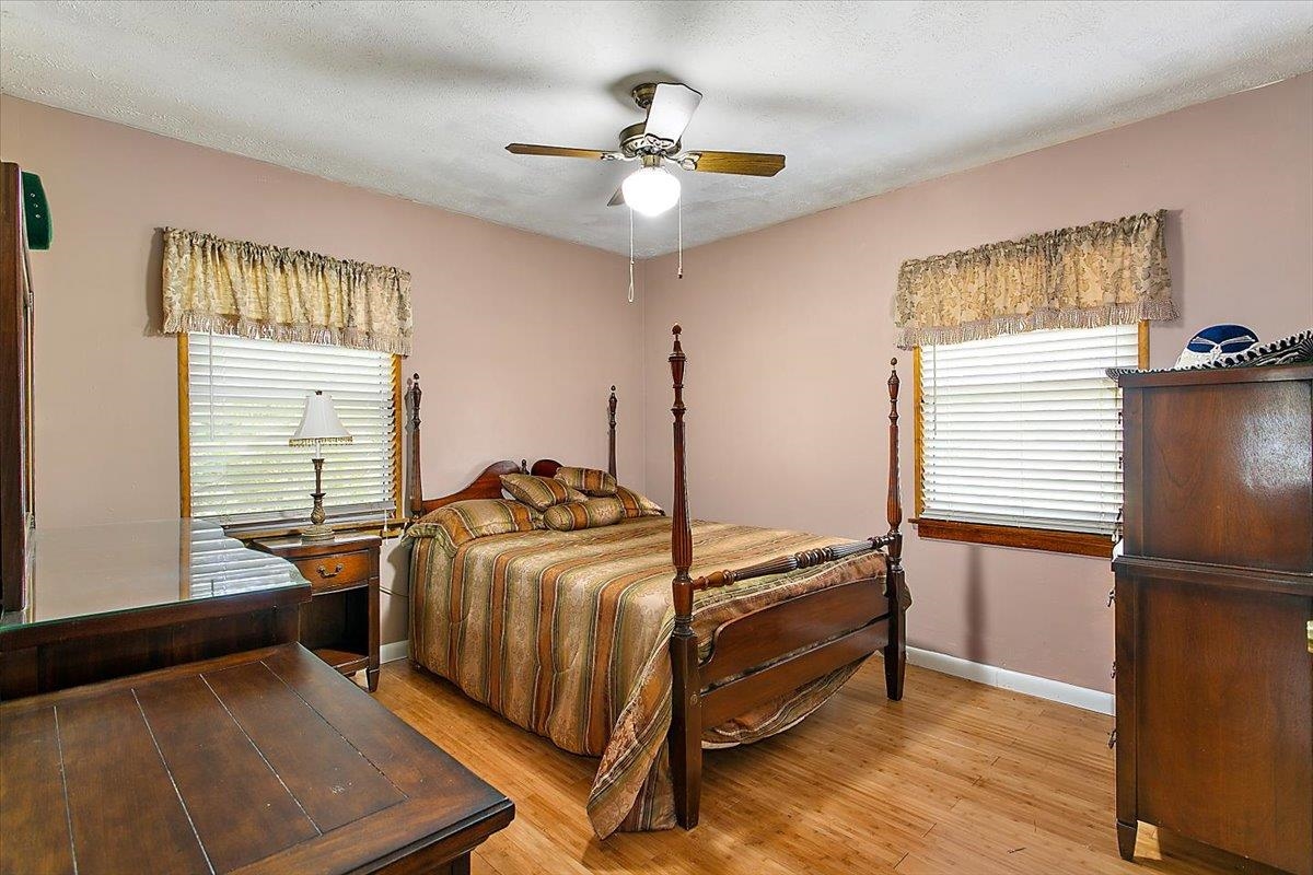 3351 Pacetti Road St. Augustine, FL 32092 - Photo 12 of 24 a bed room with a bed and a window