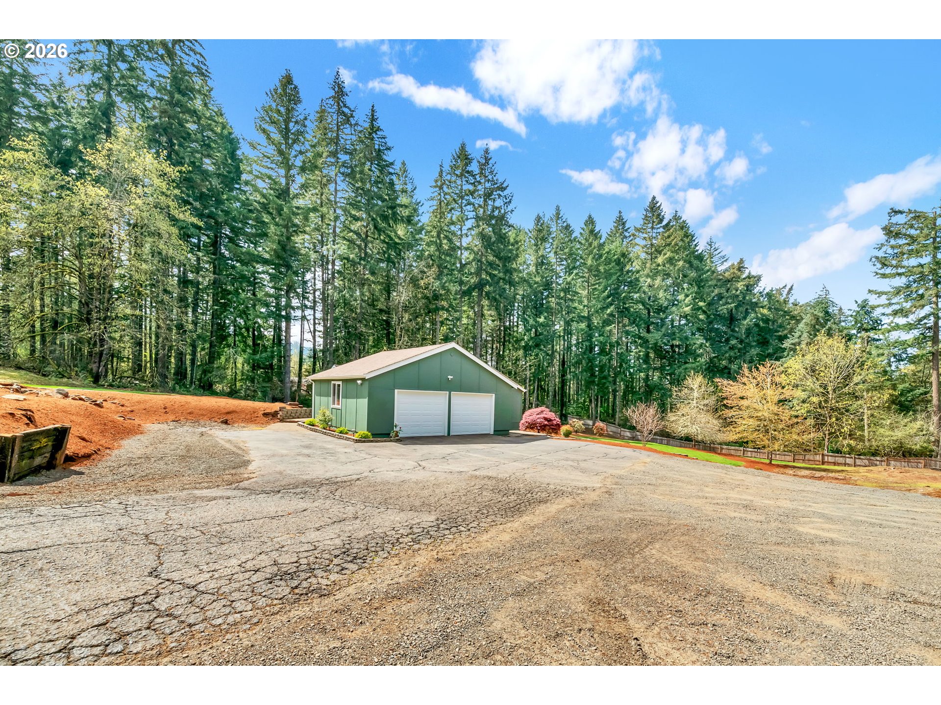 88020 Keola Court Springfield, OR 97478 - Photo 29 of 48 a house with trees in the background