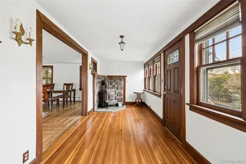 $799,000 | 74 Valentine Avenue, Glen Cove, NY 11542