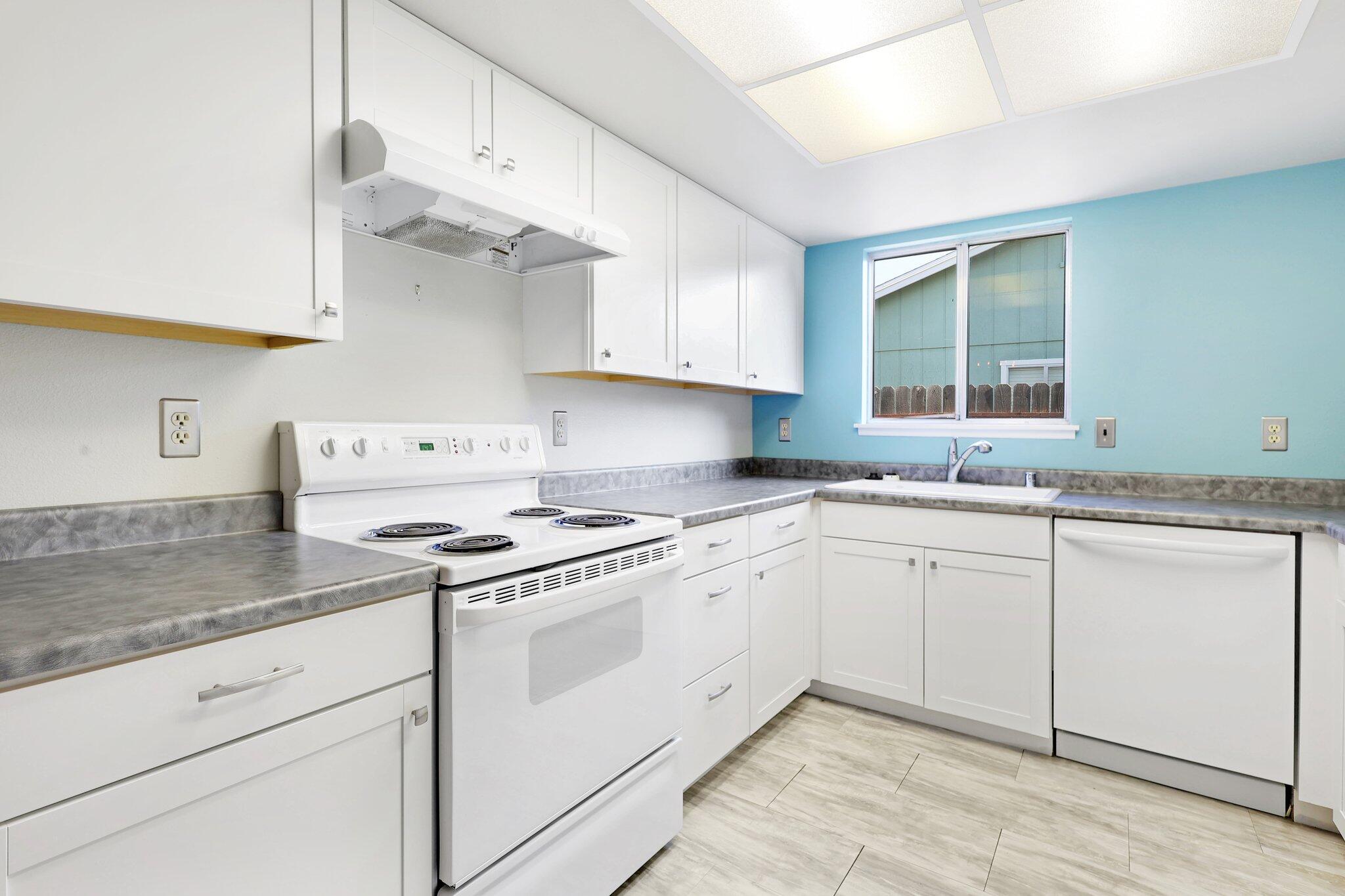 2670 Marvin Trail Redding, CA 96001 - Photo 12 of 27 10-web-or-mls-8Q0A4469