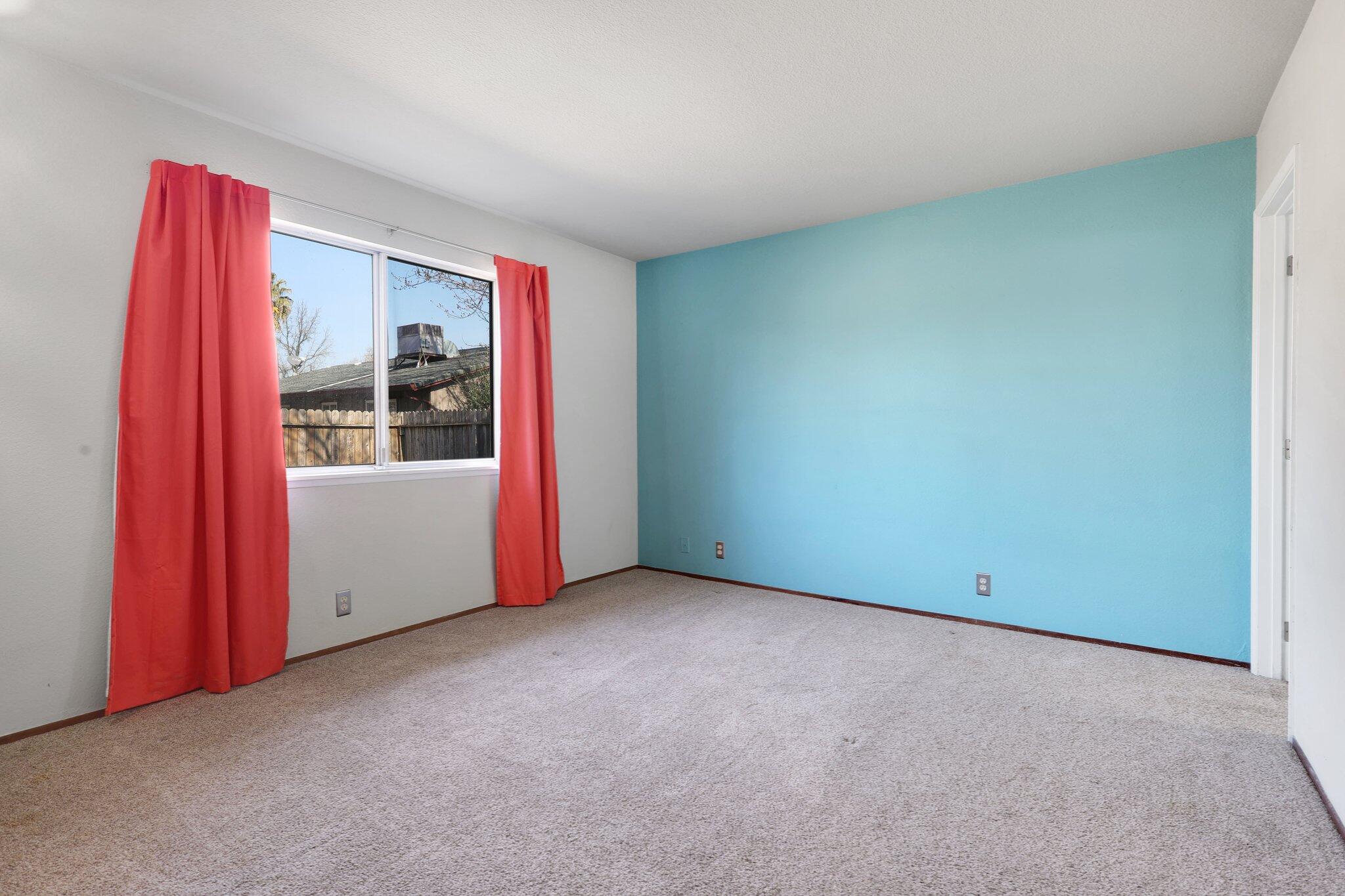 2670 Marvin Trail Redding, CA 96001 - Photo 14 of 27 Master Bedroom 1