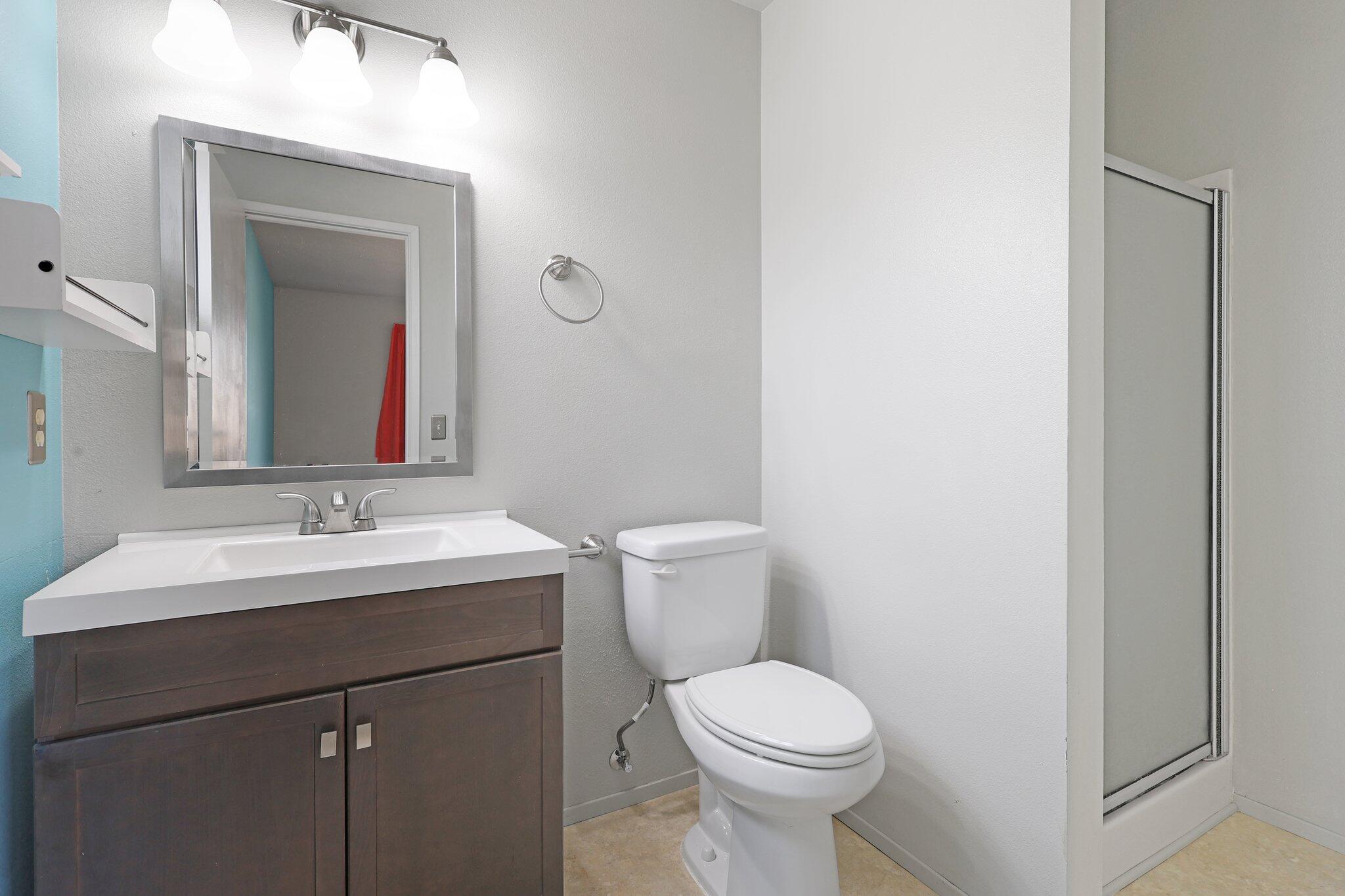 2670 Marvin Trail Redding, CA 96001 - Photo 16 of 27 Master Bathroom 1