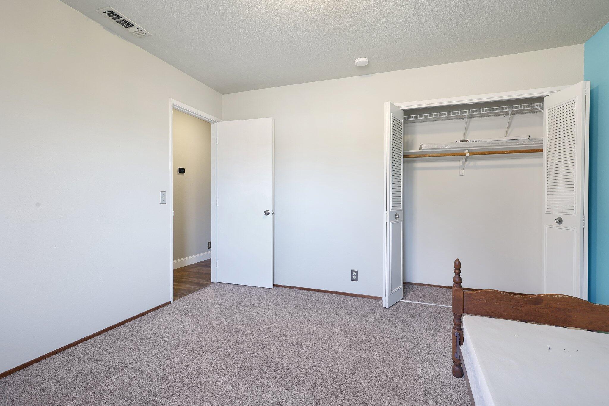 2670 Marvin Trail Redding, CA 96001 - Photo 17 of 27 Bedroom 2