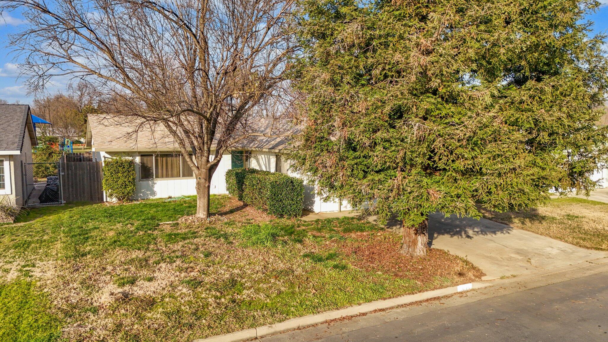 2670 Marvin Trail Redding, CA 96001 - Photo 2 of 27 2-web-or-mls-DJI_20250130153727_0031_D