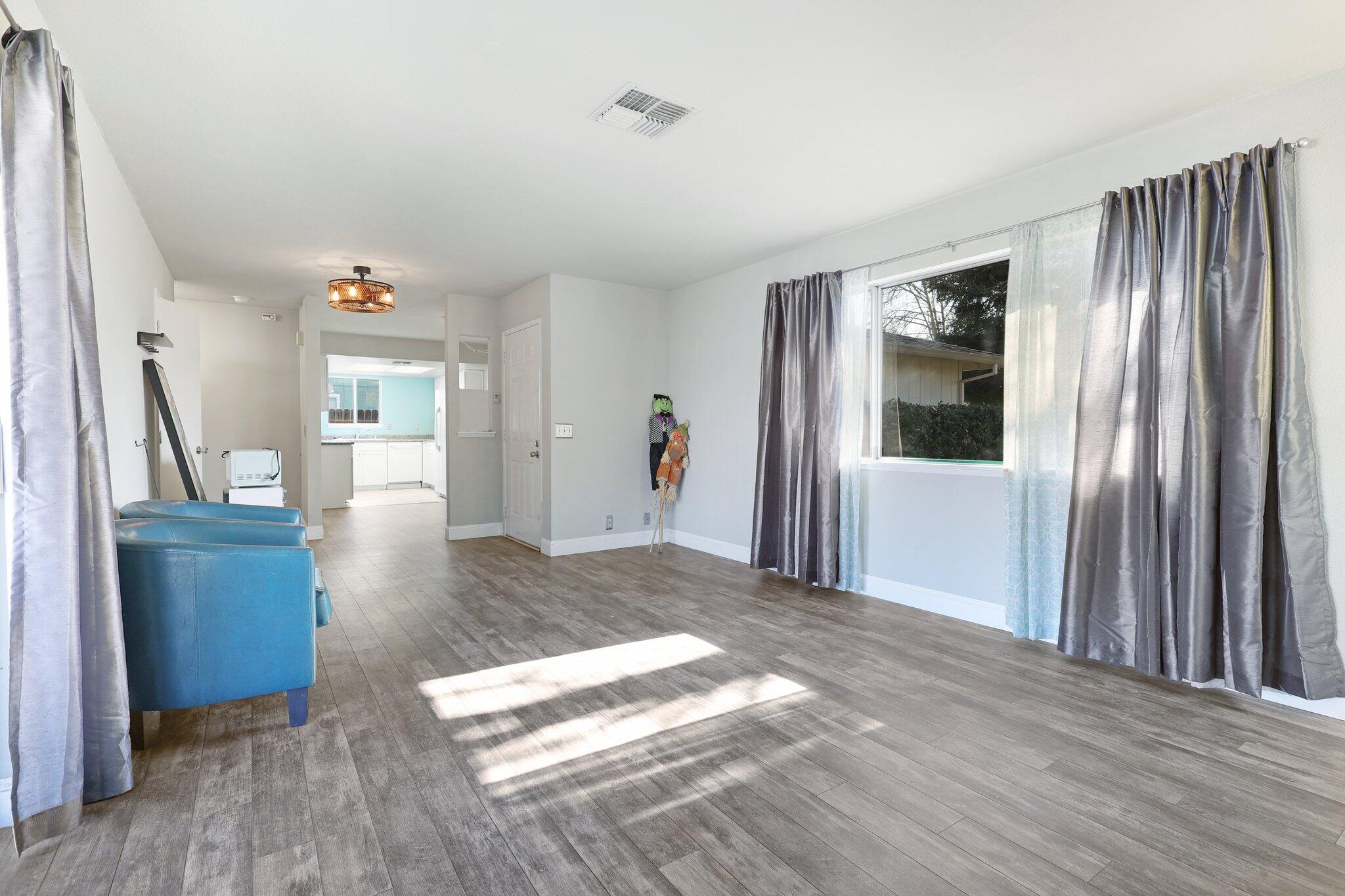 2670 Marvin Trail Redding, CA 96001 - Photo 5 of 27 4-web-or-mls-8Q0A4389