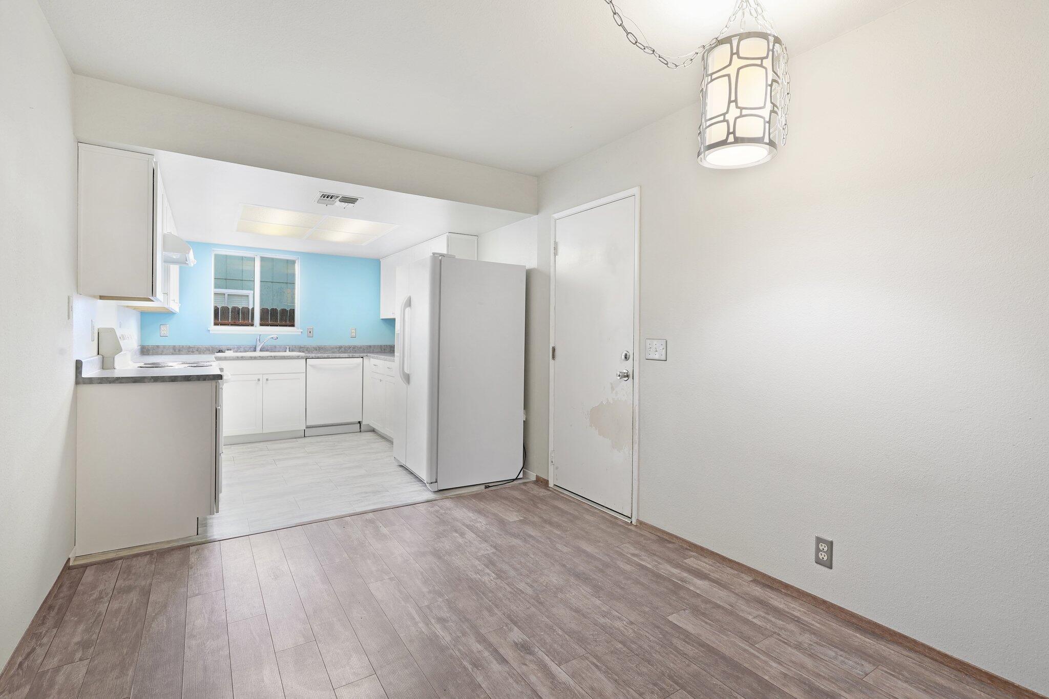 2670 Marvin Trail Redding, CA 96001 - Photo 8 of 27 6-web-or-mls-8Q0A4409