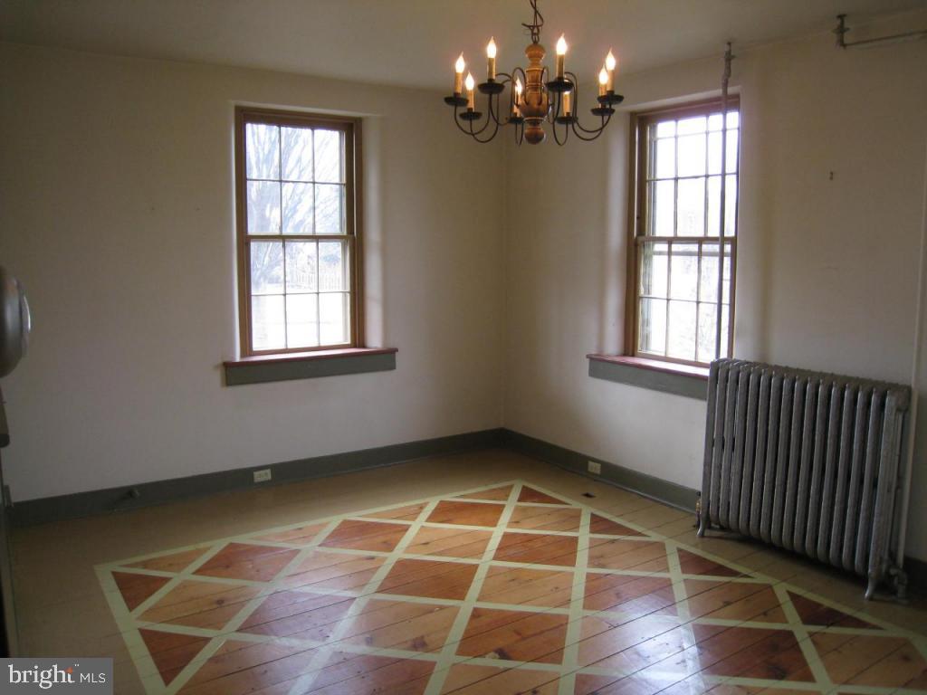 1527 Lampeter Road Lancaster, PA 17602 - Photo 3 of 10 Gallery Image 3