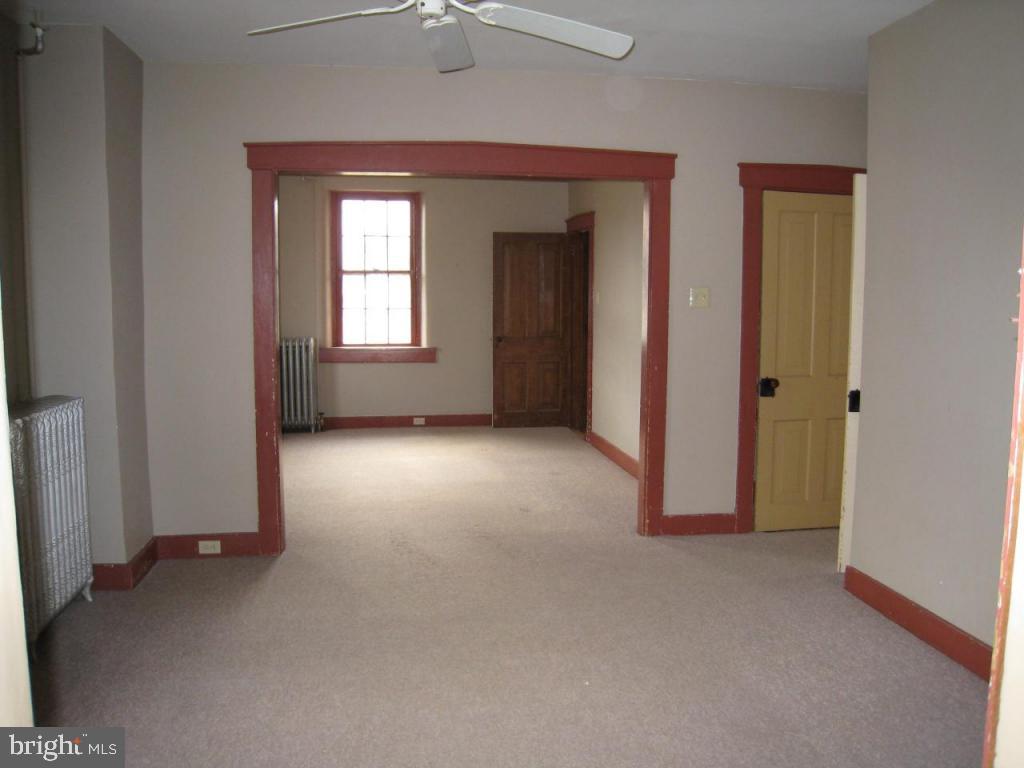 1527 Lampeter Road Lancaster, PA 17602 - Photo 4 of 10 Gallery Image 4