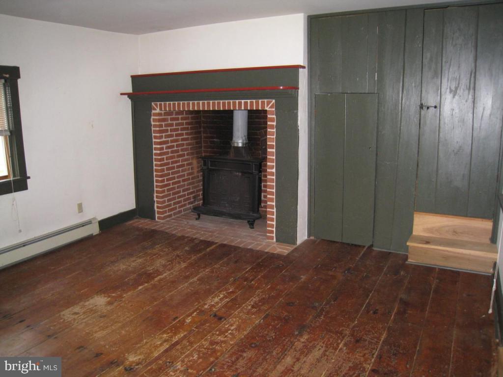 1527 Lampeter Road Lancaster, PA 17602 - Photo 5 of 10 Gallery Image 5