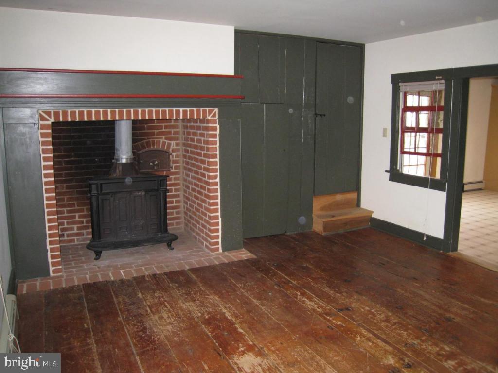 1527 Lampeter Road Lancaster, PA 17602 - Photo 6 of 10 Gallery Image 6