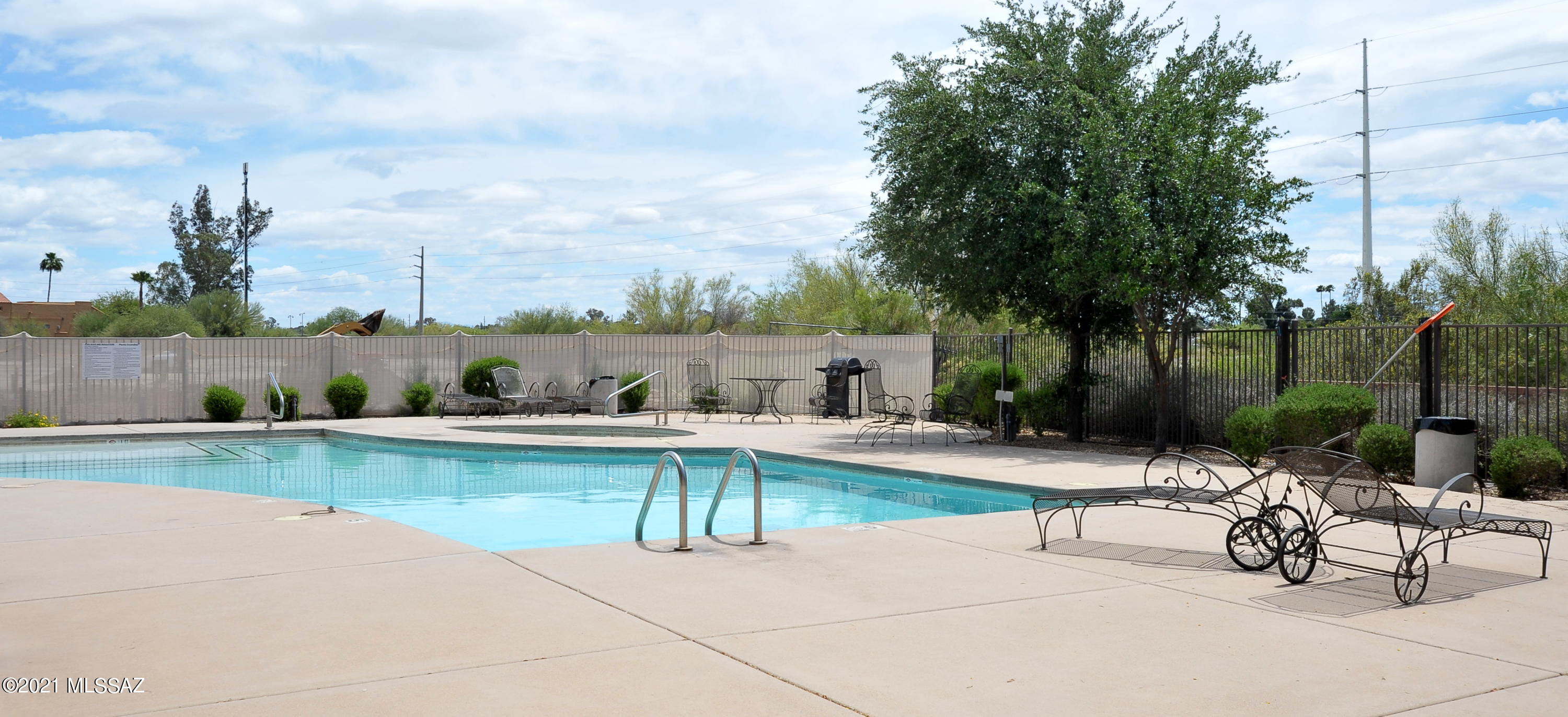 2024 East River Road, Unit 100 Tucson, AZ 85718 - Photo 28 of 31 Gallery Image 28
