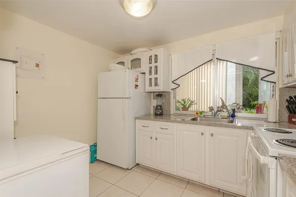 $109,900 | 9351 Lime Bay Boulevard, Unit 207, Tamarac, FL 33321