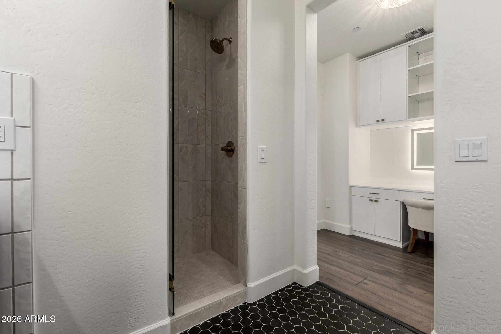 4424 North 24th Way Phoenix, AZ 85016 - Photo 15 of 39 a bathroom with a sink and a shower
