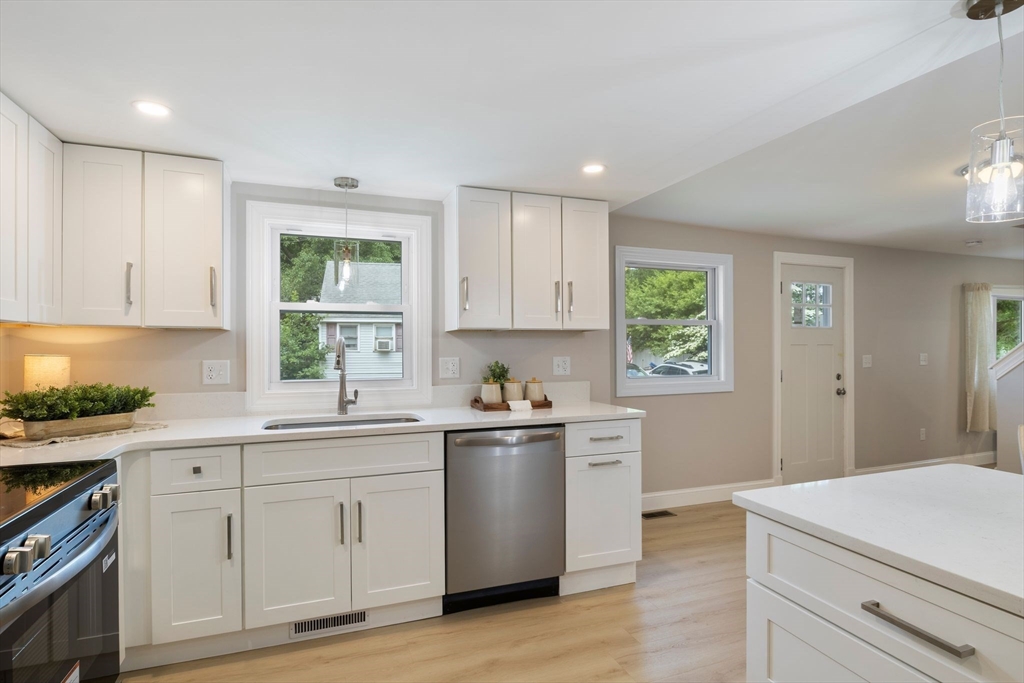 3 Greystone Road Merrimac, MA 01860 - Photo 5 of 42