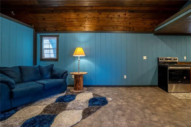 $198,000 | 502 East Corrine Street, Gallatin, MO 64640