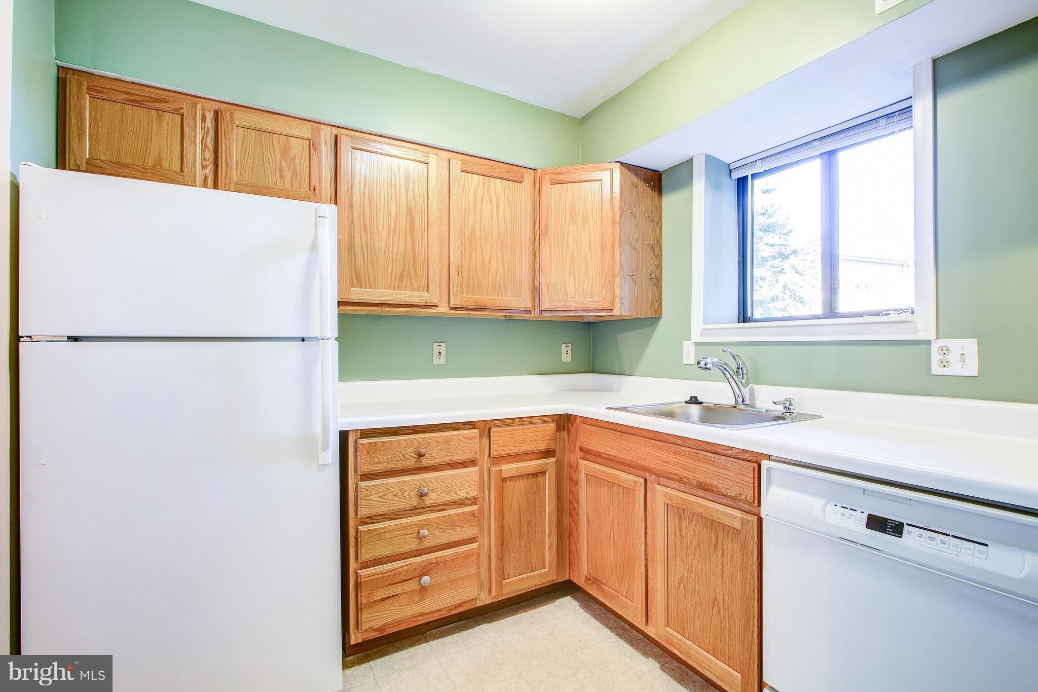 17820 Buehler Road, Unit 172 Olney, MD 20832 - Photo 11 of 30 Kitchen