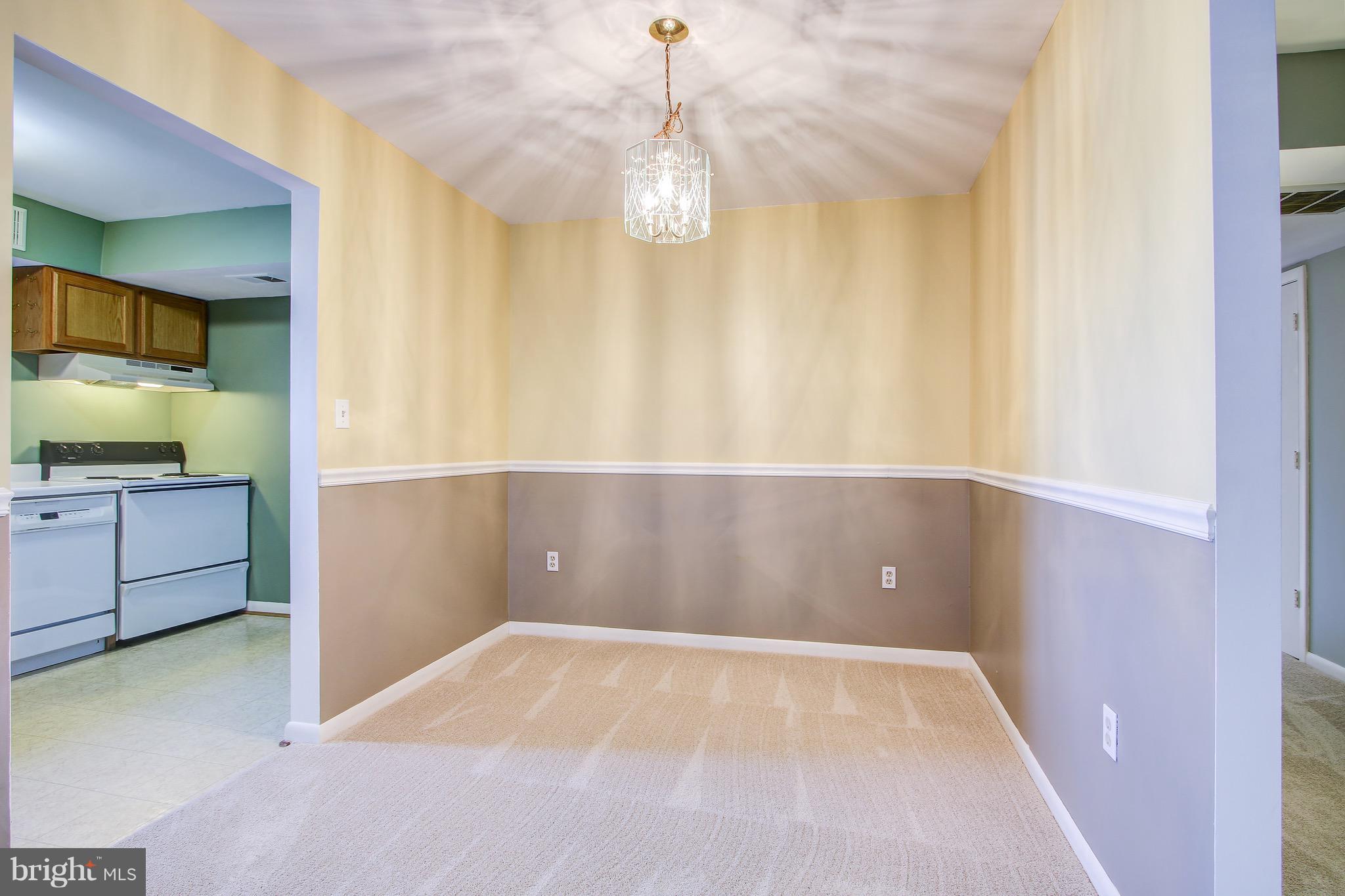 17820 Buehler Road, Unit 172 Olney, MD 20832 - Photo 12 of 30 Dining Room