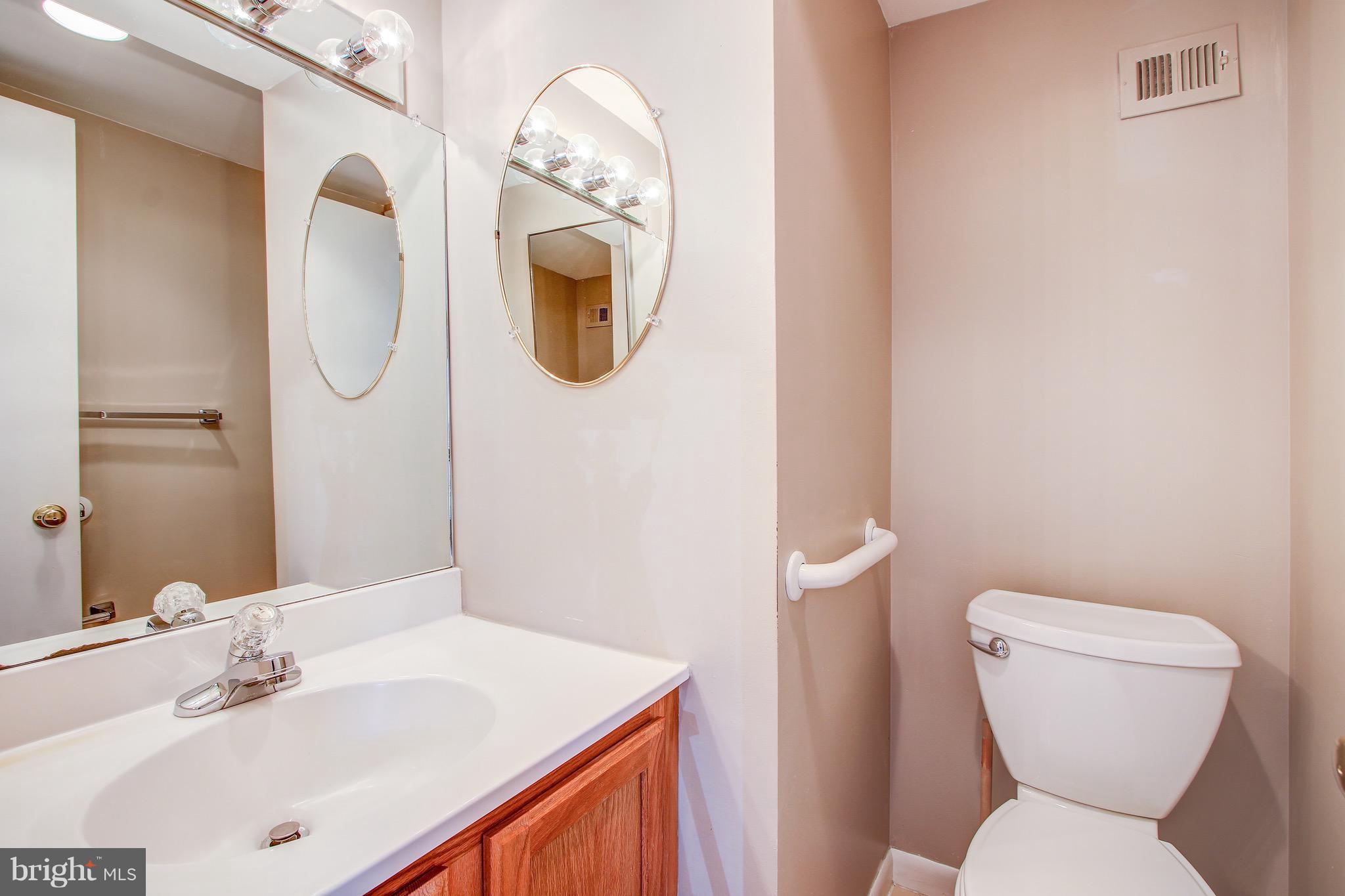 17820 Buehler Road, Unit 172 Olney, MD 20832 - Photo 26 of 30 Bath