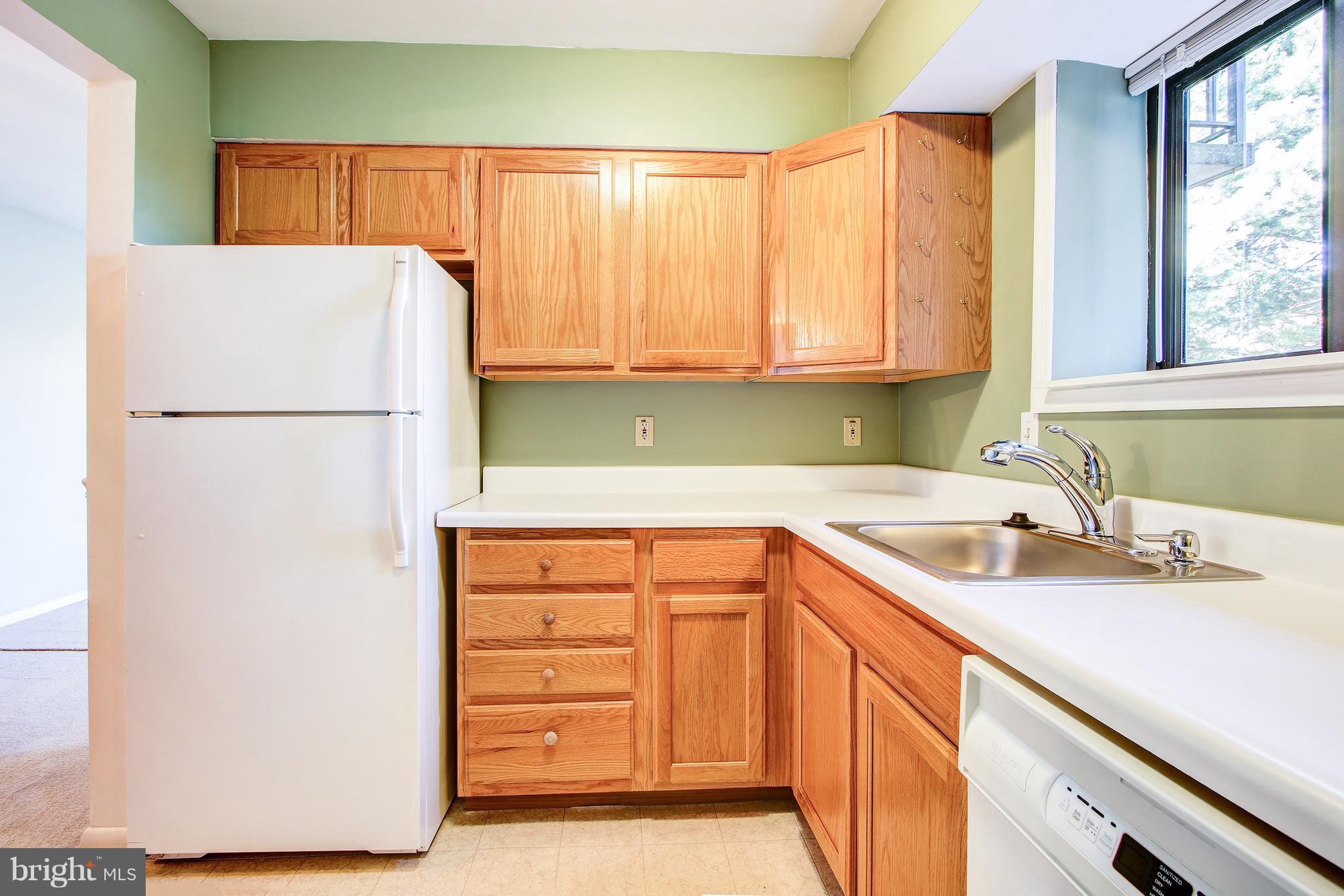 17820 Buehler Road, Unit 172 Olney, MD 20832 - Photo 10 of 30 Kitchen