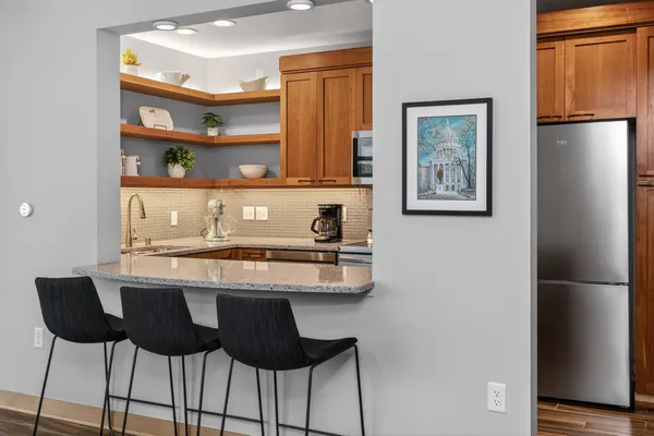 $650,000 | 15 South Broom Street, Unit 401, Madison, WI 53703